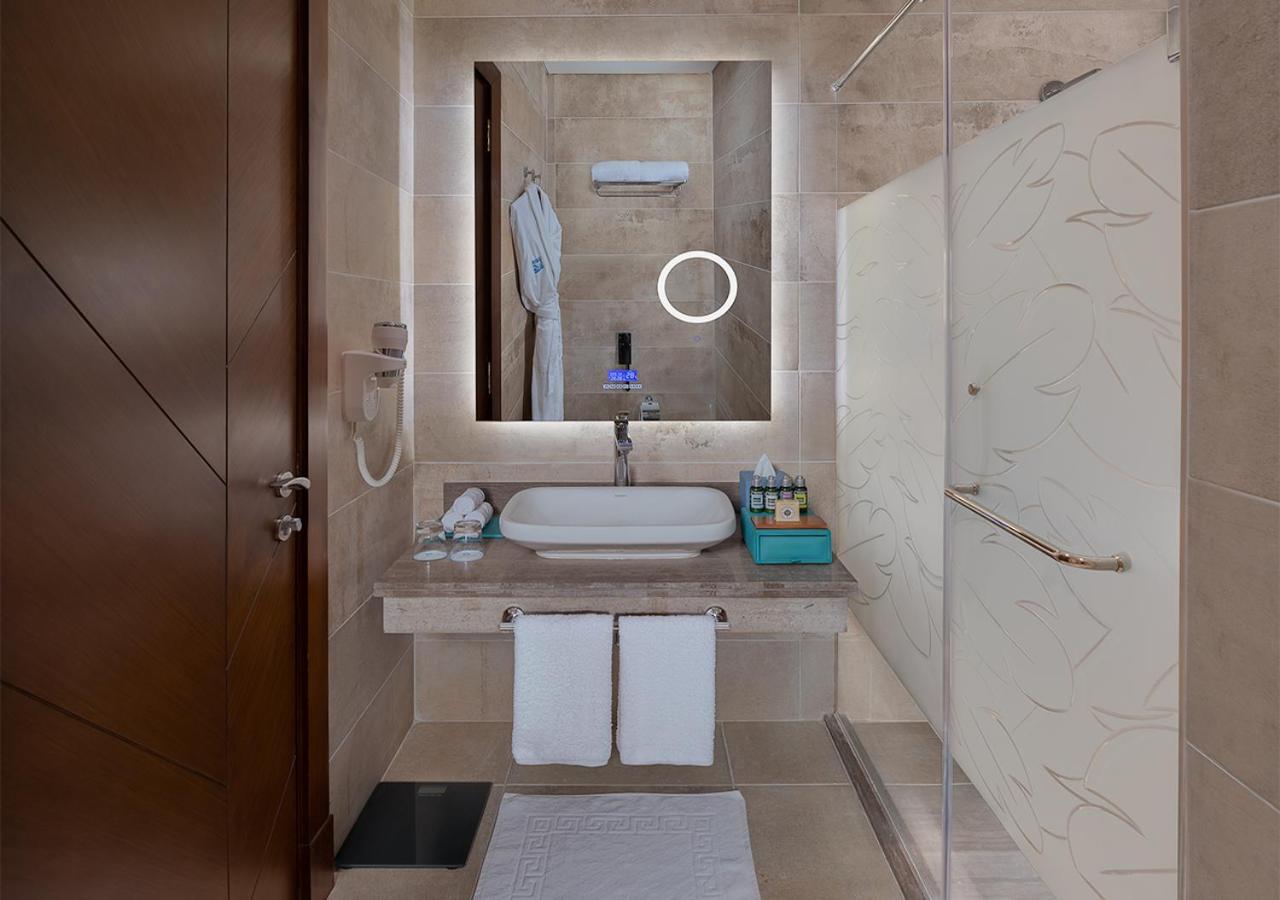 Crystal Inn Hotel - Alamein (Adults Only) Ел Аламейн Екстериор снимка Bathroom